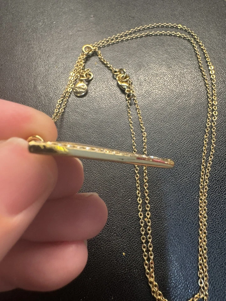 Collar Colgante Largo Triángulo Pavé Chloe e Isabel N334G Foto 2 de 4