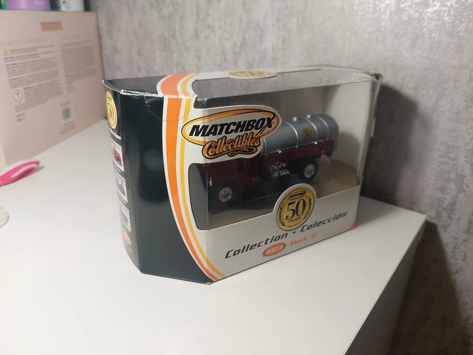 Camión vehículo fundido a presión Matchbox Collectibles Mack AC edición limitada nuevo coche 2001 Foto 3 de 4