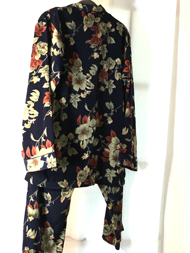 JUEGO DE PIJAMA DE 2 PIEZAS GO SOFTLY DAMAS AZUL OSCURO CON ESTAMPADO FLORAL TALLA S Foto 2 de 4