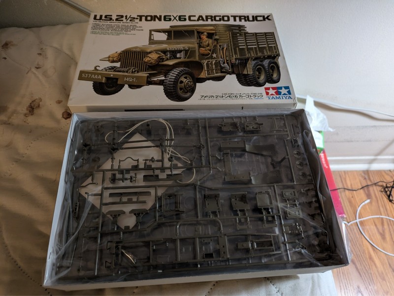 US  2 1/2  Ton 6x6 Cargo Truck Tamiya  1/35