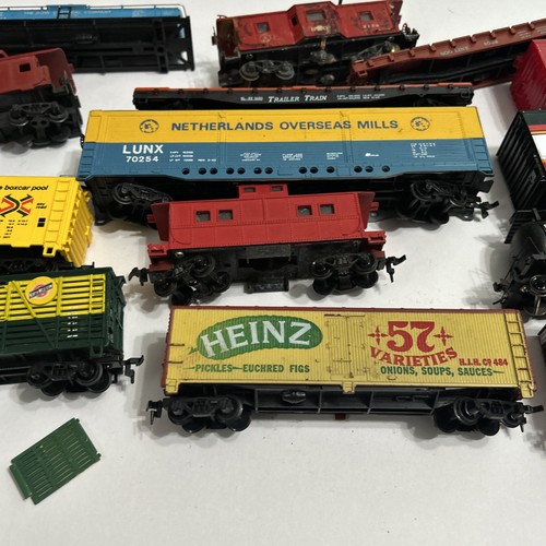 Parts/Repair Lot of 14 Train Cars HO Scale Vintage Box Flat Tank Advertising +++ - Picture 10 of 11