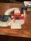 Matchbox 2001 Fire Station Rescue Play set Pre Owned — photo 1