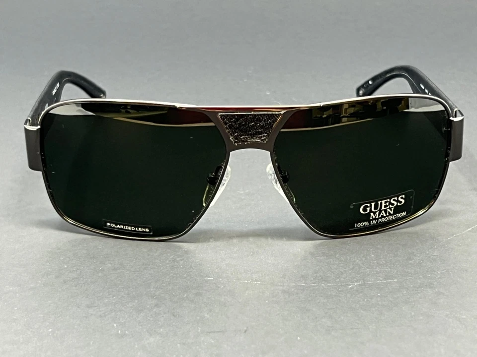 Очки солнцезащитные Guess GU6608P-GUN2 темно-серые мужские 60 мм квадратные поляризованные зеленые линзы - Изображение 3 из 4