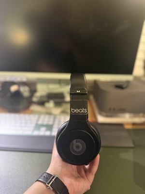 Monster Beats by Dr. Dre - Detox - Pro Over the Ear Headphones, A+ W Case   