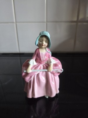 Royal Doulton Bone China Figur Little Bo Peep Nr 820496