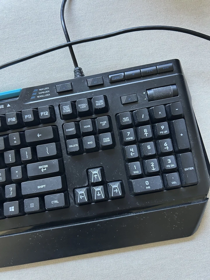 Logitech G910 Orion Spectrum RGB Mechanical Gaming Keyboard - Black - Image 3 of 4