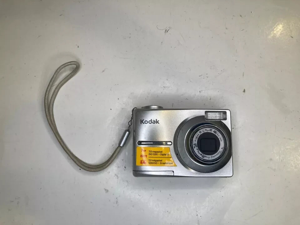Kodak EasyShare C713 単3電池式 Kodak EasyShare C713 単3電池式 - メルカリ