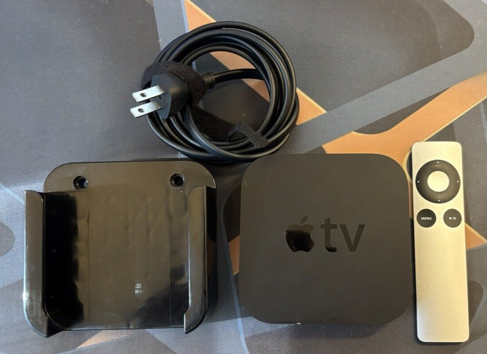 Apple TV 3rd Generation A1469 w/Remote and Mount 1080p Streaming Device Home Hub