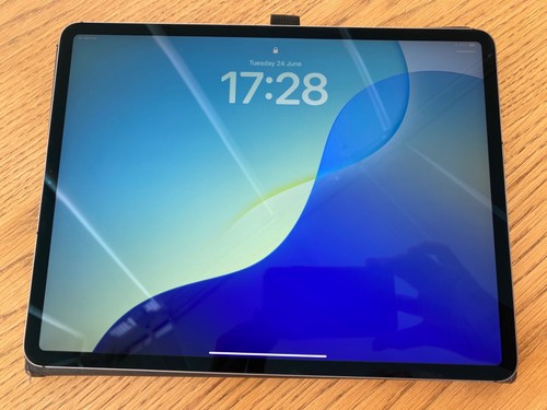 Apple iPad Pro 12.9" Gen 3 | 256GB | Apple Pencil and Leather Case Bundle