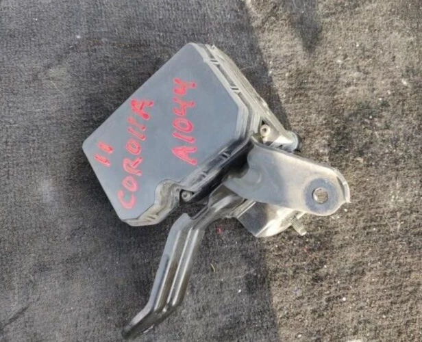 2011 Toyota Corolla ABS Anti-Lock Brake Pump Assembly 1.8L Used Foto 2 de 2