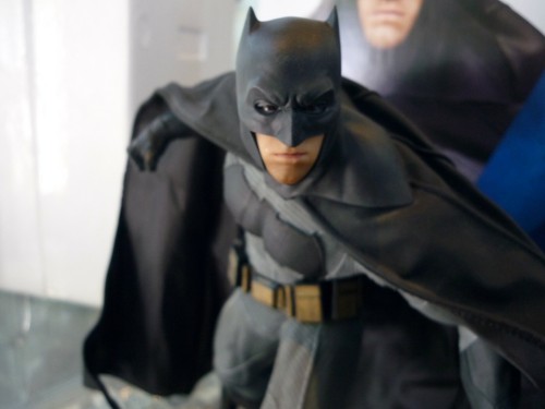 DC COLLECTIBLES BATMAN VS. SUPERMAN: DAWN OF JUSTICE: BATMAN STATUE 10.5'' - Bild 6 von 12
