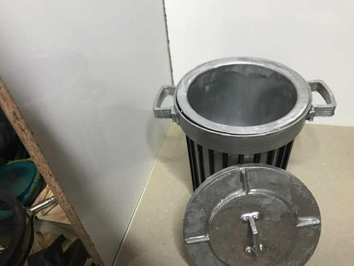1/6 Scale Aluminum Garbage Bin - Picture 4 of 11