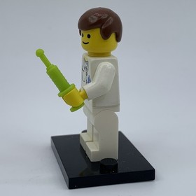 LEGO Doctor EMT Minifigure from Hospital Town doc027 9322