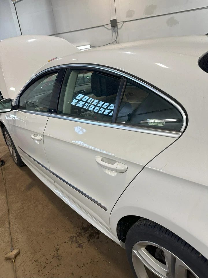 Used Rear Left Door Assembly Rear Side fits: 2014 Volkswagen Cc electric Rear Le Foto 2 de 4