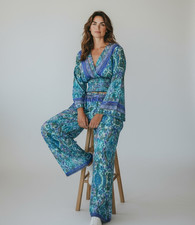 Two-piece set: top and pants