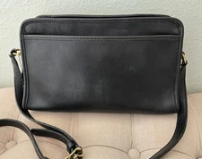 Coach Vintage 1980's Black Swagger Shoulder Bag made in USA 0116-910