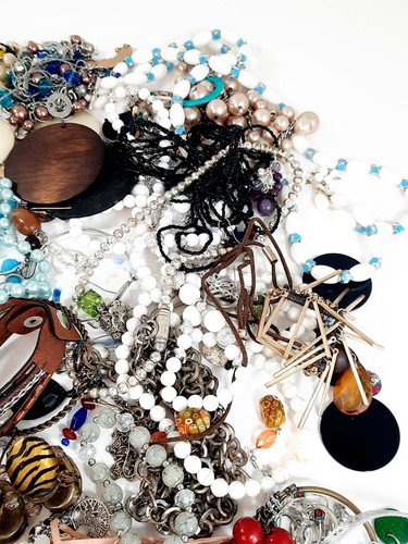 Jewelry Lot 6lbs Wearable 100+ Pieces Costume Fashion Mixed Craft Wear Resell - Picture 4 of 20
