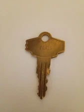 Bulk Vending KEY ONLY fits 17001 Lock GUMBALL CANDY Oak Northwestern Astro Eagle