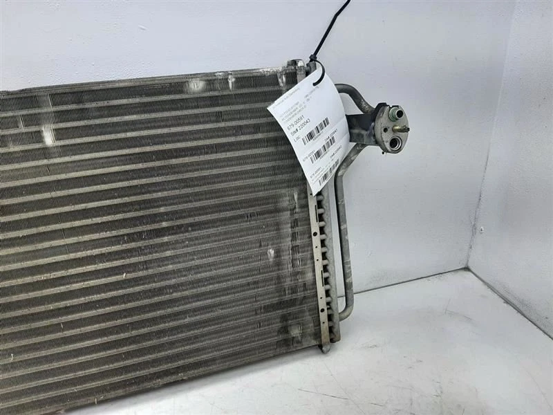 AC Condenser R12 Fits 88 Chevrolet Corvette 03096179 - Image 2 of 4