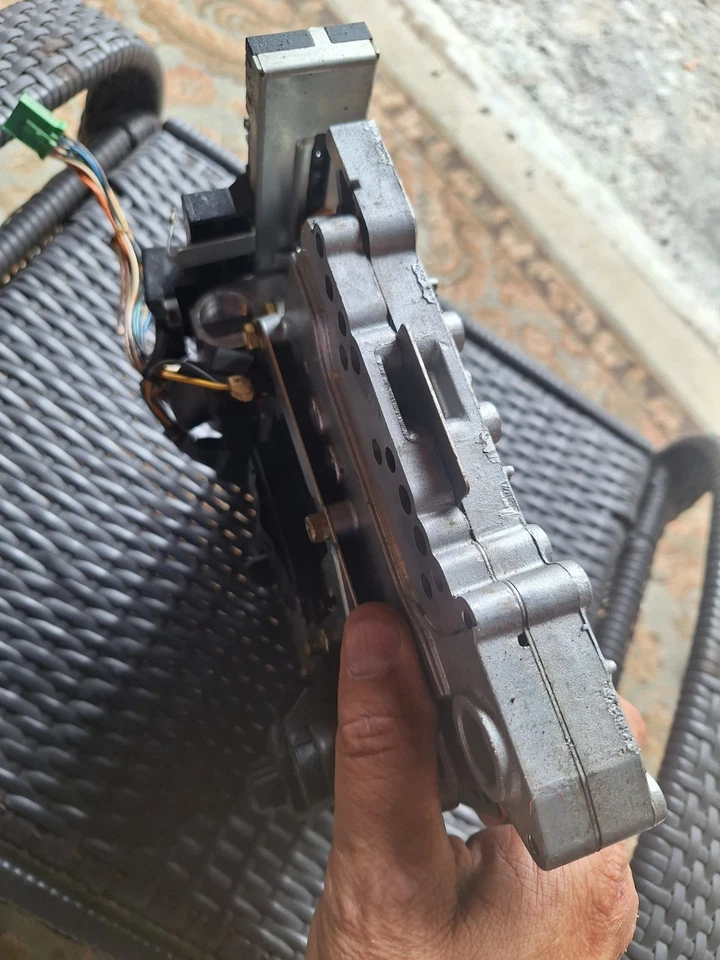 Nissan 350z 2004 carrocería de válvula de transmisión automática Vin# JN1AZ34D24T163720 Foto 4 de 4