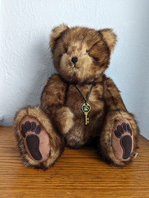 Boyds Plush #02006-90  BEA GOODFRIEND, 16'' Bear Event Piece with Tag