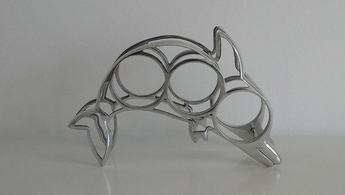 ESPOSITORE DI DESIGNER VINTAGE - FUSIONE DI ALLUMINIO - RAFFIGURANTE UN DELFINO - Foto 6 di 12