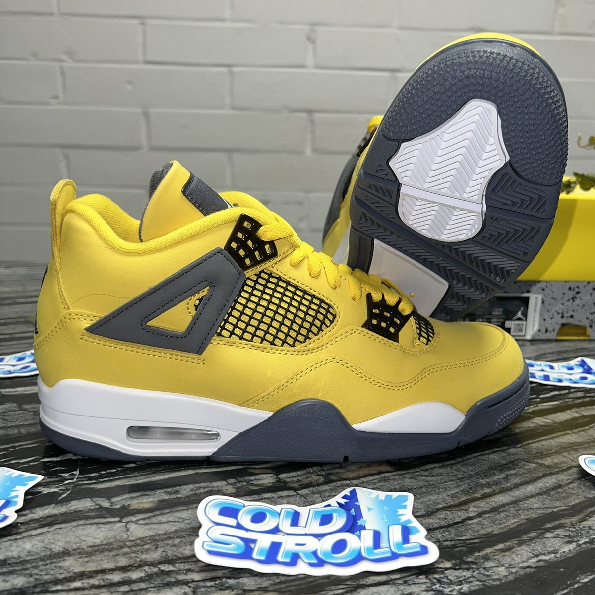 Air Jordan Retro 4 Lighting Size 10 With Box CT8527-700 Jordan 4 Retro Lightning (2021) Men main image 3