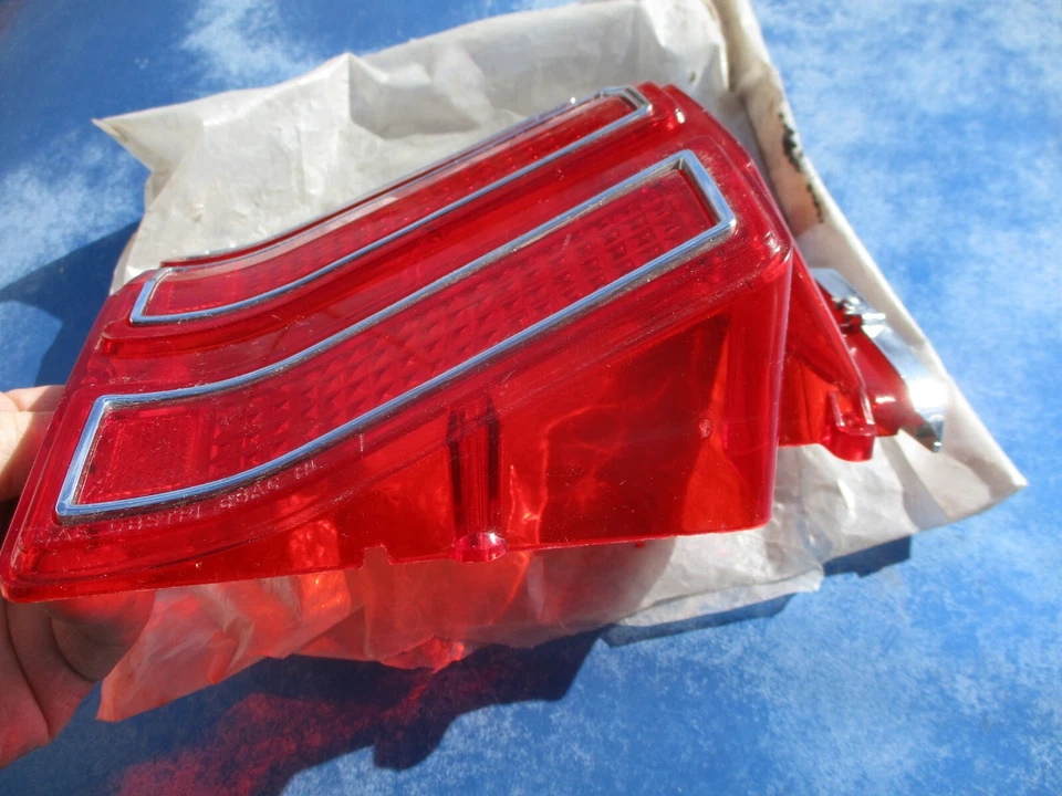 НОВЫЙ ИЗ СТАРЫХ ЗАПАСОВ ВИНТАЖНЫЙ 1968 AMC MARLIN ЛЕВАЯ СТОРОНА ЗАДНИЙ ФОНАРЬ ОБЪЕКТИВ AMC # 3208816 - Изображение 4 из 4