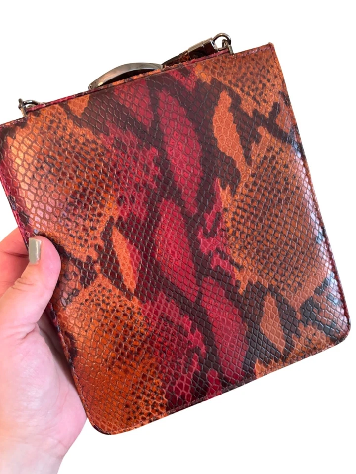 Vintage Lamarthe Italy Snake Print Leather Shoulder Bag Wine Metal Clasp Closure - Image 4 of 4