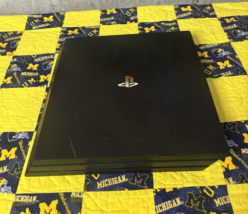 Sony PlayStation 4 Slim CUH-2215B 1TB Console Digital Only Bad Disc Drive