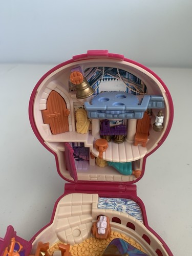 Disney Bluebird Polly Pocket Hunchback Of Notre Dame With Figures - Picture 5 of 7