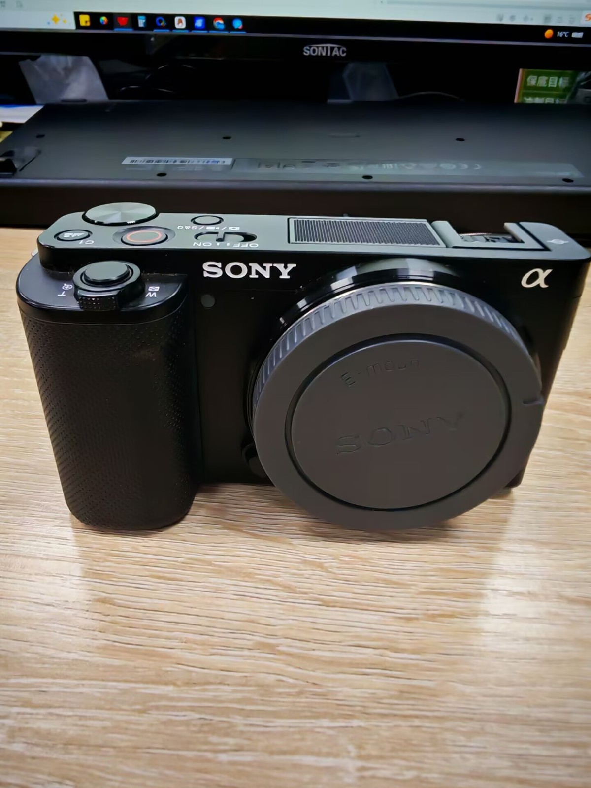 Sony ZV-E10 24.2MP 4K video Mirrorless Camera only Body(black)