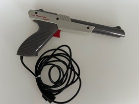 Duck Hunt & Zapper (Nintendo Entertainment System NES 1985) Tested and Working!