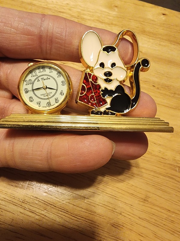 Mini Small Clock With Mouse On It Le Montre Japan Movt