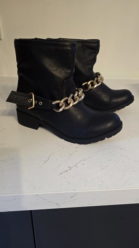 Black Pull On Mid Calf Boots With Gold Chain UK 4.5/5 - Picture 5 of 9