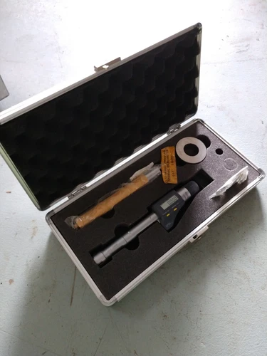 SPI 13-546-7 Electronic 3 Point Internal Micrometer IP54 w/ Case