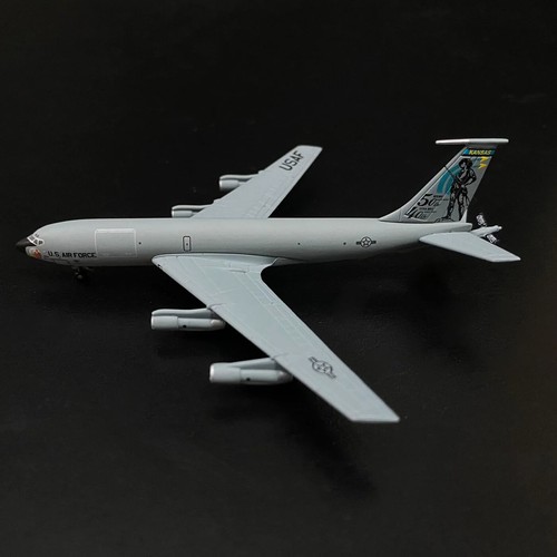 Dragon Warbirds 56277 USAF KC-135D 117TH KANSAS ANG 40TH ANNIVERSARY model 1:400 - Picture 4 of 5
