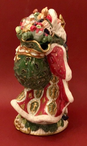 Beautiful Fitz and Floyd Classic Series Santa Teapot - Florentine Collection - Picture 4 of 12