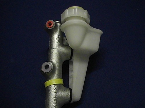 CLASSIC MINI BRAKE MASTER CYLINDER YELLOW TAG, GENUINE OE AP PRODUCT MADE IN UK - Picture 5 of 12