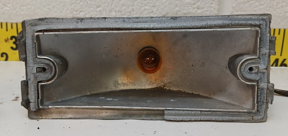 OEM Two Parking Light Units D4VB-13215-AC 1974-79 Lincoln Continental (SVM153) - Image 4 of 4