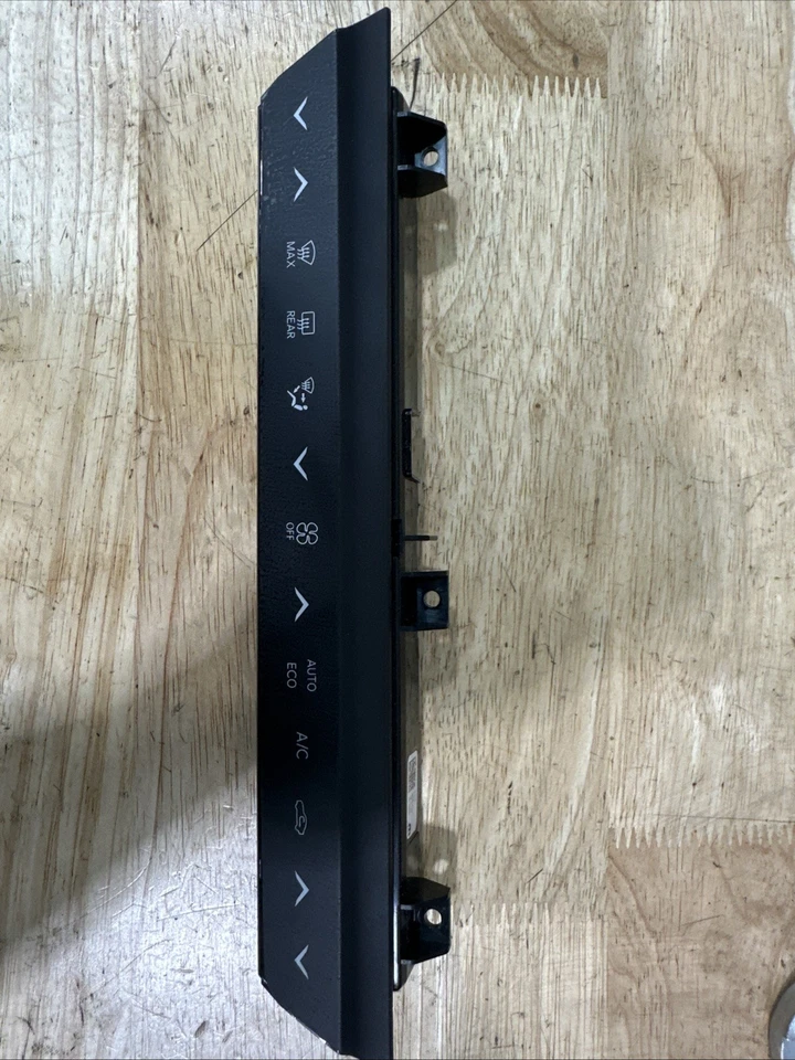 Interruptor de panel táctil instrumento de control de clima de CA Dodge Charger Daytona EV 2024 Foto 2 de 4