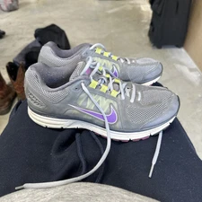 Nike Women Zoom Vintag Size 8.5 - Nike Women’s Show Zoom Vomero+ 7 Running Shoes