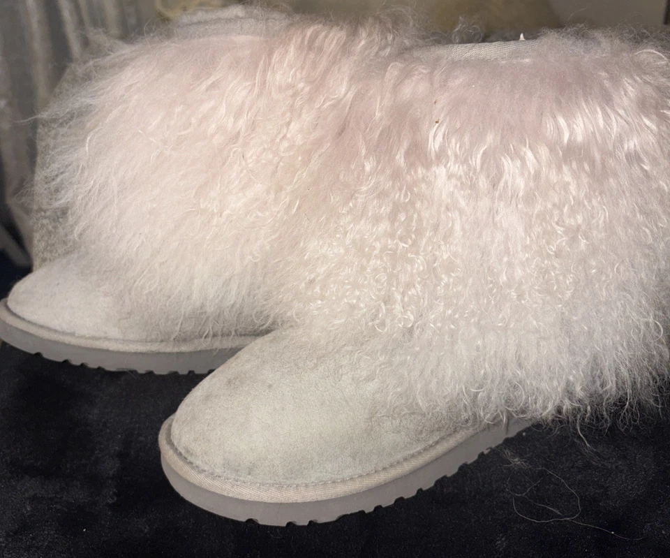 Ugg Australia Lit Gray Sheepskin RealMongolian  Fluffy Cuff Boots Size 6 S/N1875 - Image 4 of 4