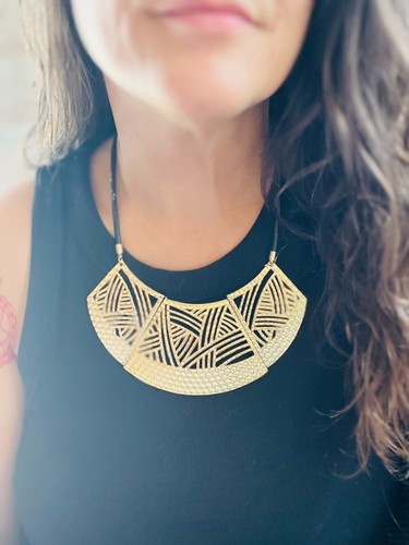 Chicos Zuri Gold Tone Breastplate Collar Necklace with a black leather and exten