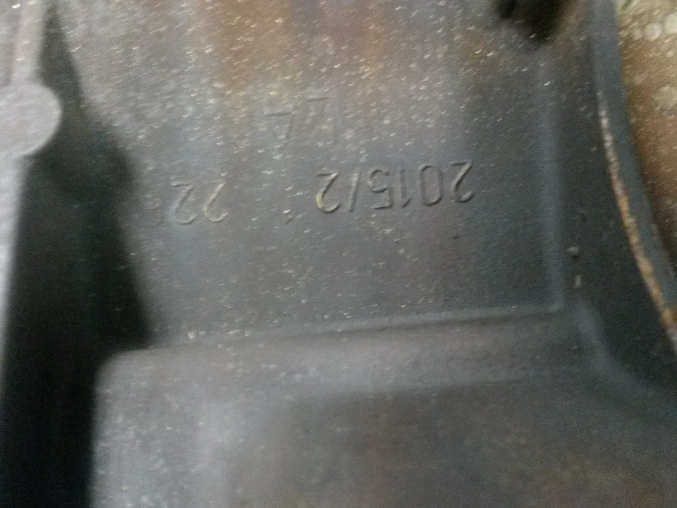 Left Valve Cover From 1994 Mercedes-Benz E500  4.2 1190160805 - Image 4 of 4