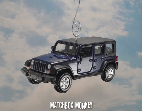 Blue Jeep Wrangler Unlimited Rubicon 4 