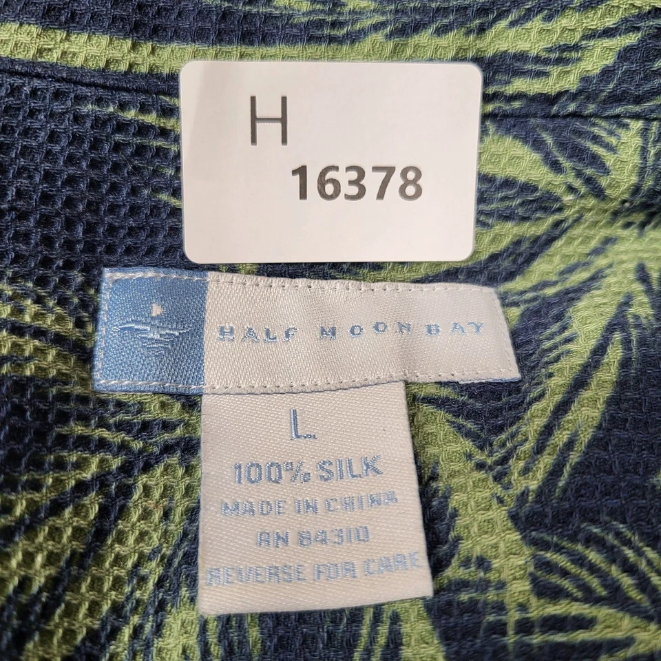 Camisa masculina Half Moon Bay com botões L azul marinho seda floral carros palmeiras havaiana - Imagem 2 de 4