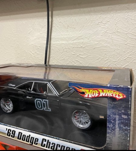 THE DUKES OF HAZZARD NUEVO PERSONALIZADO 1969 DODGE CARGADOR GENERAL LEE 1:18 COCHE FUNDIDO A PRESIÓN - Imagen 2 de 3