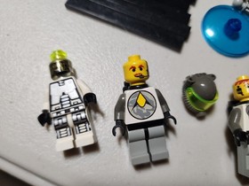 LEGO Space 6958 Android Base - Parts 95% Complete Has Minifigures NO MANUAL