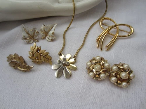 Vintage Gold Tone TRIFARI Necklace Pin Brooch Earrings LOT Pearl Enamel Leaf